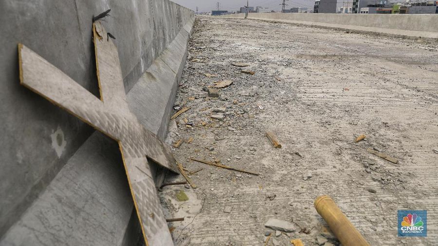 Suasana proyek Jalam Layang Non Tol Pluit, Jakarta Utara, Kamis (29/8/2019). (CNBC Indonesia/Andrean Kristianto)