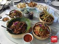 Mencicip Megibung, Tradisi Makan Bersama Khas Bali