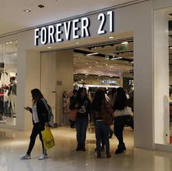 Pailit, Forever 21 Bakal Tutup 350 Toko di Seluruh Negara