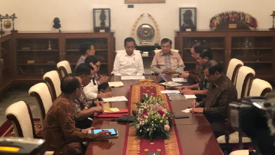 Jokowi meminta kondisi Papua segera pulih.