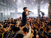 Aktivis Pro Demokrasi Hong Kong Tony Chung Ditahan