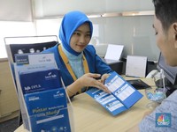 Direksi bank bjb Layani Nasabah di Hari Pelanggan Nasional