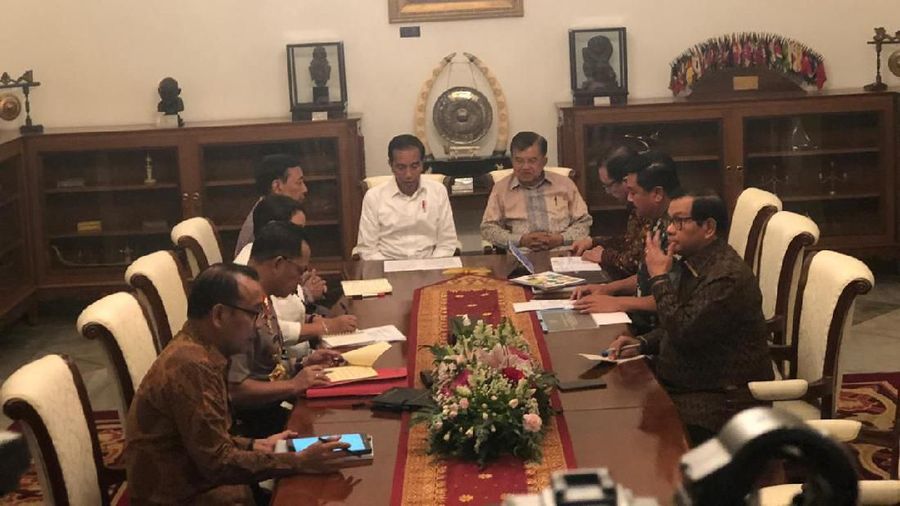 Presiden Joko Widodo (Jokowi) memutuskan untuk melebur sejumlah nomenklatur kementerian.