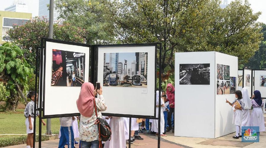 Ragam peristiwa yang mewarnai Ibu Kota terekam dalam pameran fotografi bertajuk 'Rekam Jakarta' yang digelar di Taman Menteng.