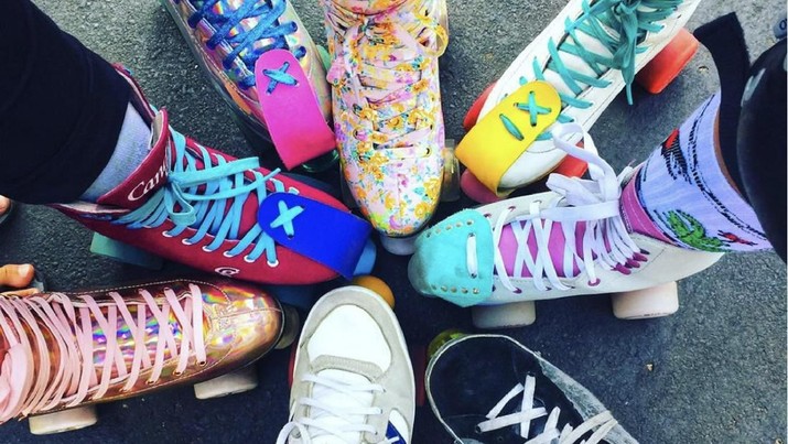 Sunset Roller Date, Bangkitkan Memori Sepatu Roda di Jakarta Sepatu Roda diam-diam sedang jadi tren lagi di Jakarta, kencan dan olahraga bersama Sunset Roller Date