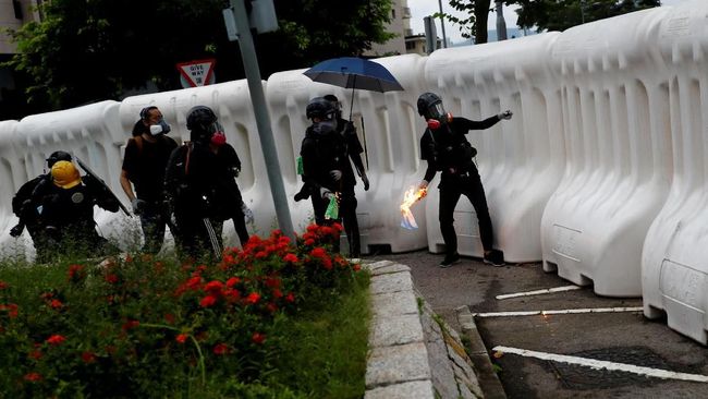 Makin Rusuh! Demonstran Akan Blokir Bandara Hong Kong