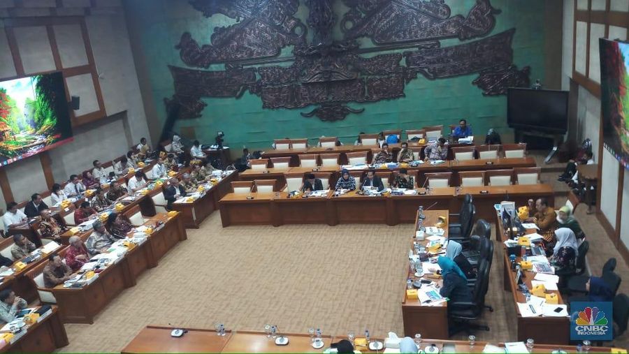 Badan Anggaran Dewan Perwakilan Rakyat (DPR RI) memberikan restu kepada Pemerintah untuk menarik utang tahun depan.