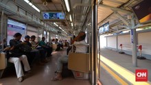 KCI Turunkan Penumpang Karena Merokok di KRL