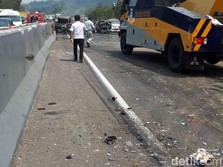 15 Kendaraan Tabrakan Beruntun di Cipularang, 6 Orang Tewas