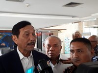 Disinggung Soal Buzzer Istana, Luhut: Hoaks Itu!