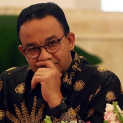 Gubernur Anies Bolehkan PKL Jualan di Trotoar, kok Bisa?