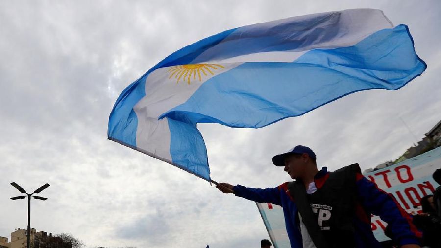 Mengapa Kampung Lionel Messi di Ambang Resesi?