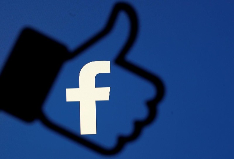 mark zurkerberg, FILE PHOTO: Facebook CEO Mark Zuckerberg, appears on stage during a town hall at Facebook's headquarters in Menlo Park, California, U.S., September 27, 2015. REUTERS/Stephen Lam/File Photo