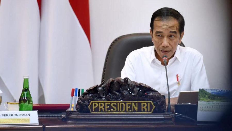 Presiden Joko Widodo (Jokowi) membuka rapat terbatas perdana dengan jajaran menteri Kabinet Indonesia Maju
