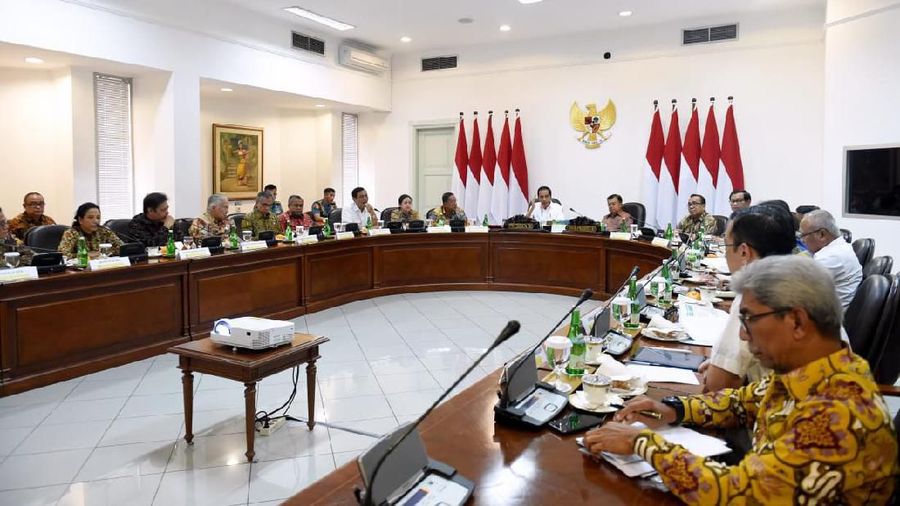 Presiden Joko Widodo (Jokowi) kembali menggelar Rapat Terbatas (Ratas) di Kantor Kepresidenan.
