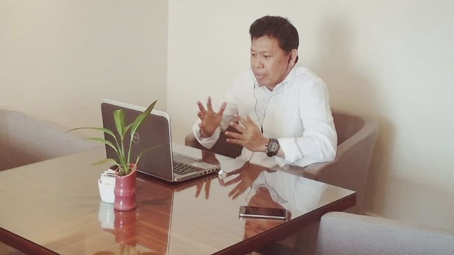 KPK menetapkan Direktur Utama PTPN III (Persero) Dolly Pulungan sebagai salah tersangka dalam kasus dugaan suap terkait distribusi gula.