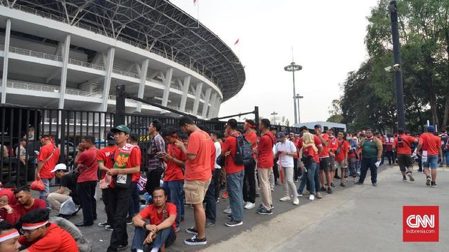 Timnas Indonesia Kalah Kericuhan Terjadi di Pintu Utama GBK 