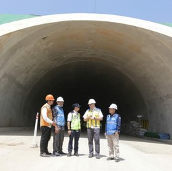 Tol Terowongan Pertama di RI Dikebut Harus Kelar 2021