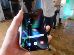 Video: HP Lipat Ada di Mana-Mana, Kok Masih Mahal?