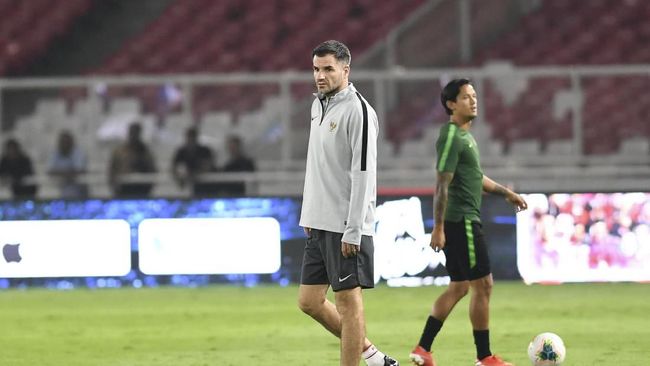 Manajer Timnas Indonesia Bantah Simon Depresi