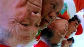 Para pemain Klub Rugby Fuwaku ketika berlatih di Fukaya, Prefektur Saitama, Jepang. Fuwaku yang berdiri sejak 1948, merupakan salah satu dari sekitar 150 klub Jepang untuk para pemain di atas 40 tahun. (Reuters/Kim Kyung-Hoon)