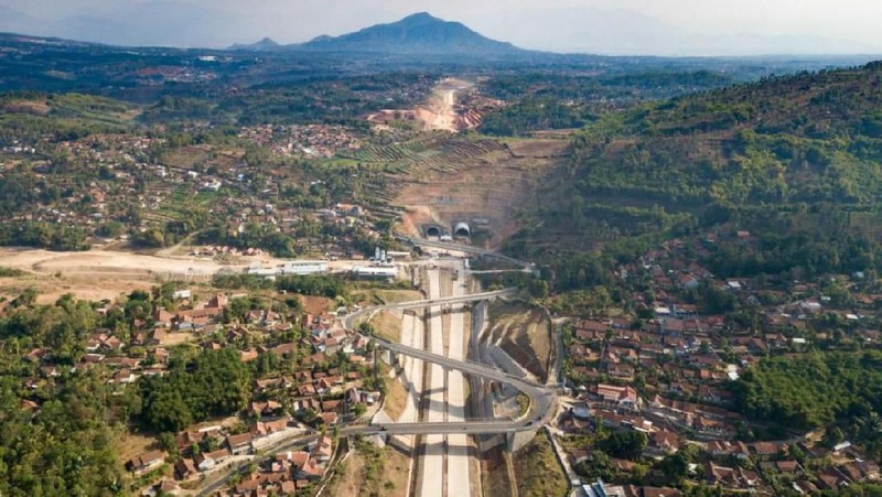Tol Cisumdawu juga akan menjadi salah satu tol dengan pemandangan yang sangat indah dan punya terowongan tol terpanjang.