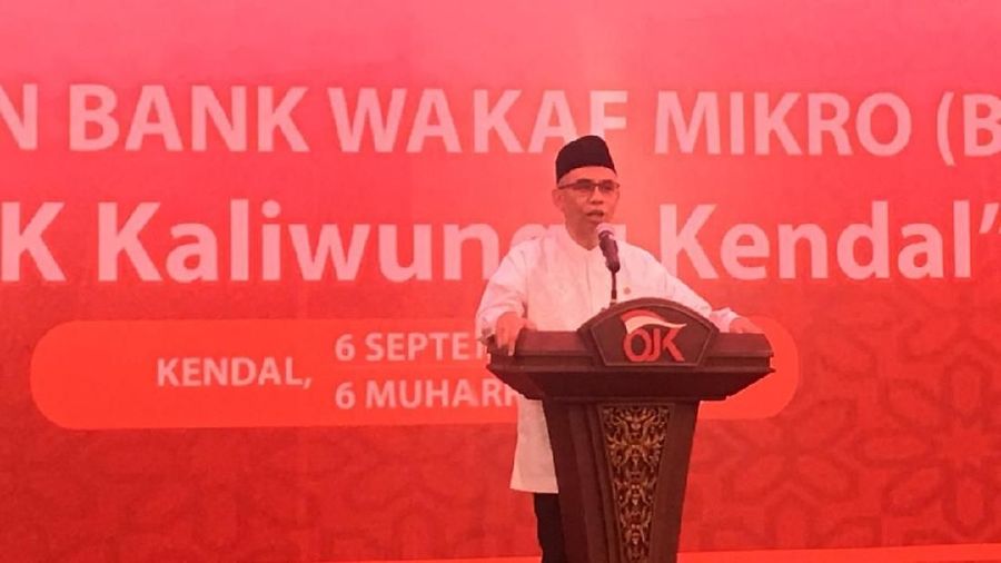 Otoritas Jasa Keuangan (OJK) meresmikan Bank Wakaf Mikro Apik di Pesantren Apik Kaliwungu, Kendal, Jawa Tengah, pada Jumat (6/9/2019).