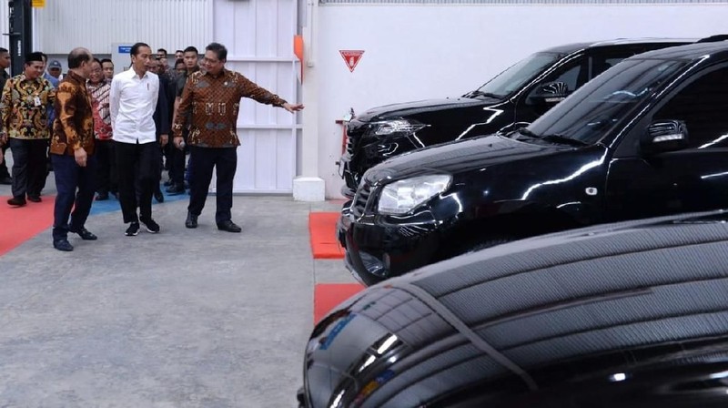 Nama Esemka jadi lebih naik lagi ketika Joko Widodo yang kala itu masih menjadi Walikota Solo pada 2011. Sampai saat ini nama Esemka melekat dengan Jokowi.
