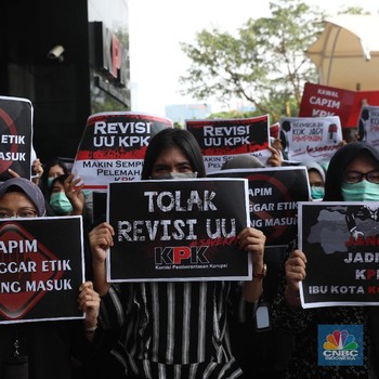 Pegawai Gelar Aksi Tolak Revisi UU KPK: Pak Jokowi di Mana?