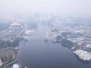 Turis Malaysia Diimbau Tak Berwisata Bahari Saat Cuaca Buruk-Kabut Asap Tebal