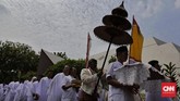 Sebagai bagian dari rangkaian memeriahkan Tahun Baru Islam 1441 Hijriyah, ruwatan massal kembali digelar di pelataran Museum Pusaka TMII, Jakarta, Sabtu (7/9/2019). Ruwatan massal ini diikuti oleh 62 sukerto (peserta) se-Jabodetabek.