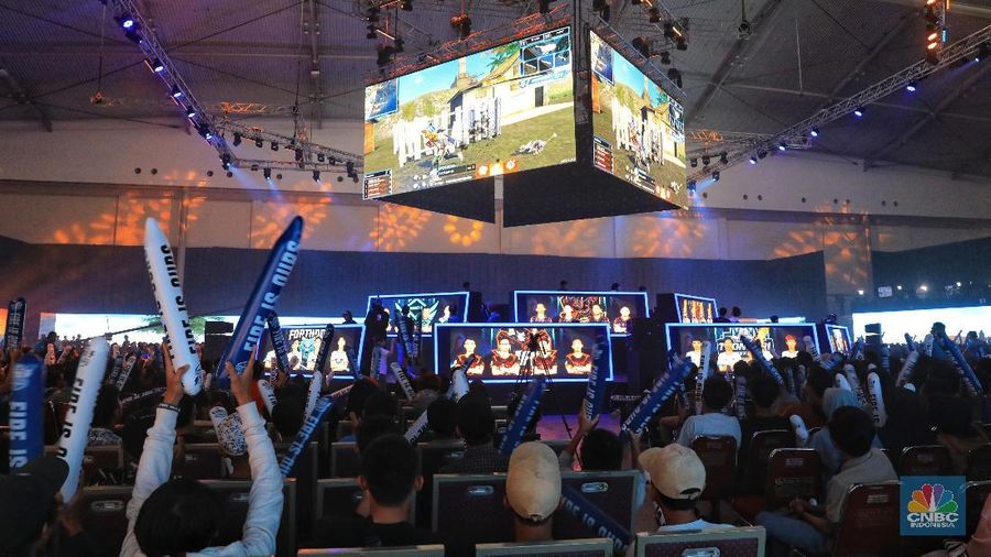 SD City bekerja sama dengan Garena Indonesia menyelenggarakan grand final turnamen internasional Free Fire Asia Invitationals (FFAI) 2019 di ICE BSD City. Turnamen ini akan mempertemukan 13 tim terbaik Free Fire dari seluruh Asia termasuk Indonesia, Thailand, Chinese Taipei, Vietnam, India, Singapura, Malaysia, serta Middle East dan North Africa (MENA) yang bersaing untuk memenangkan total uang tunai USD 50,000 (setara dengan 713 juta rupiah). Saat ini, industri esports sedang menjadi fenomena global dan juga berkembang dengan sangat pesat di Indonesia. Sinar Mas Land turut mendukung turnamen game online bergengsi ini. (CNBC Indonesia/Andrean Kristianto)