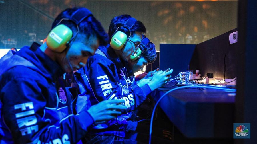 SD City bekerja sama dengan Garena Indonesia menyelenggarakan grand final turnamen internasional Free Fire Asia Invitationals (FFAI) 2019 di ICE BSD City. Turnamen ini akan mempertemukan 13 tim terbaik Free Fire dari seluruh Asia termasuk Indonesia, Thailand, Chinese Taipei, Vietnam, India, Singapura, Malaysia, serta Middle East dan North Africa (MENA) yang bersaing untuk memenangkan total uang tunai USD 50,000 (setara dengan 713 juta rupiah). Saat ini, industri esports sedang menjadi fenomena global dan juga berkembang dengan sangat pesat di Indonesia. Sinar Mas Land turut mendukung turnamen game online bergengsi ini. (վ/Andrean Kristianto)