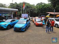 Wah, Khusus Kredit Motor & Mobil Listrik, DP Cuma 10%!