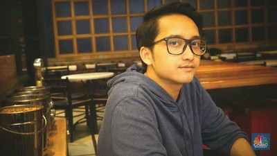 Wafa Taftazani: Bangun 'Koperasi Digital' & Curi Hati Jokowi Nama Wafa Taftazani memang belum setenar Nadiem Makarim, tapi ia sudah mencuri hati Jokowi dengan start-up yang dibangun bersama kawan-kawannya