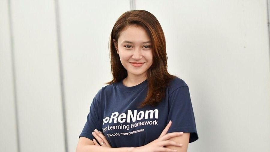 Kecerdasan buatan atau bahasa canggihnya Artificial Intelligence (AI) kini sudah diterapkan di kehidupan sekarang, sadar atau tidak.
