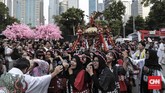 Mengusung tema sama seperti tahun lalu “Indonesia & Japan Always Together”, festival ini memiliki makna bahwa Jepang dan Indonesia akan selalu bekerja sama bahu-membahu dalam segala hal. (CNN Indonesia/Bisma Septalisma)