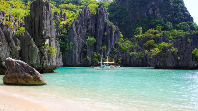 10 Pantai Indah Di Filipina Untuk Snorkeling Sampai Surfing