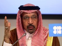 OPEC+ Setuju Pangkas Produksi Kok Harga Minyak Terkoreksi?