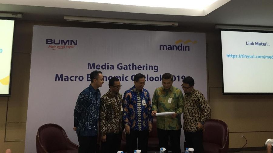 Penurunan target ini sejalan dengan ekspektasi perolehan nilai laba per saham (EPS) tahun ini diperkirakan hanya akan mengalami pertumbuhan sebesar 7%.