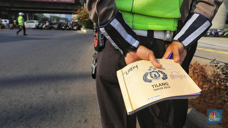 Penindakan Ganjil-Genap (CNBC Indonesia/Muhammad Sabki)