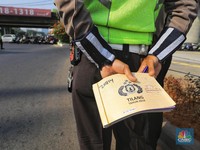 Ganjil Genap Diterapkan, Sejumlah Kendaraan Kena Tilang
