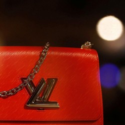 Kala Drama Bank AS Seret Louis Vuitton Cs ke 'Jurang Nestapa'