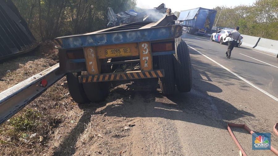 Masih hangat di ingatan kecelakaan maut di Tol Cipularang dua pekan lalu.