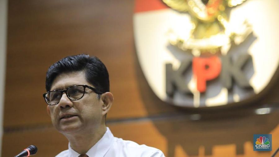 Banyak yang bertanya-tanya, apakah KPK akan memburu mafia migas usai menjadikan eks bos Petral tersangka