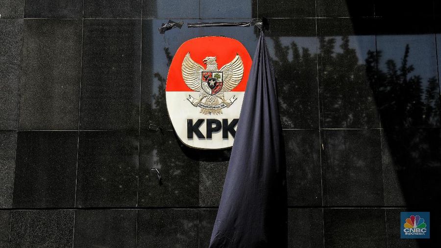 Suasana gedung Komisi Pemberantasan Korupsi (KPK) yang tertutup kain hitam di Gedung Merah Putih KPK, Jakarta, Selasa (10/9/2019). (²©²ÊÍøÕ¾/Andrean Krisianto)
