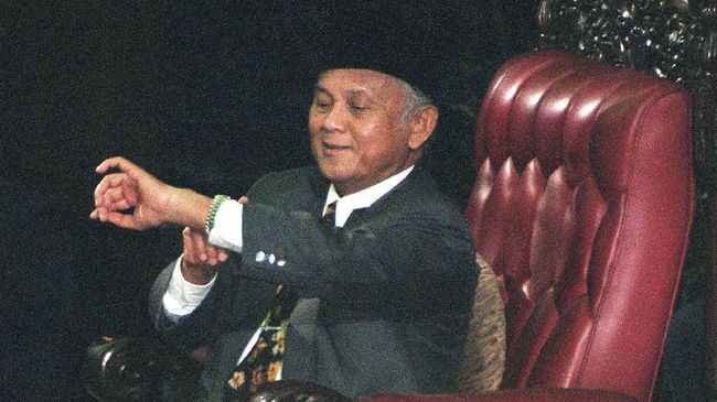 Menko Luhut: Habibie Pemimpin Jujur dan Berhati Tulus
