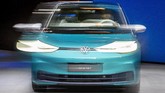 New Volkswagen ID.3 yang menggunakan teknologi motor listrik muncul di pameran. (AP Photo/Michael Probst)