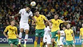 Jose Fonte yang berduet dengan Ruben Dias gagal menjaga gawang timnas Portugal dari kebobolan saat bersua Lithuania. Tuan rumah mencuri satu gol berkat kontribusi Vytautas Andriuskevicius. (AP Photo/Mindaugas Kulbis)
