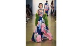 Ragam busana penuh warna dan berkilau dari desainer Indonesia baru saja menghiasi panggung NYFW 2020. (Ilya S. Savenok/AFP)